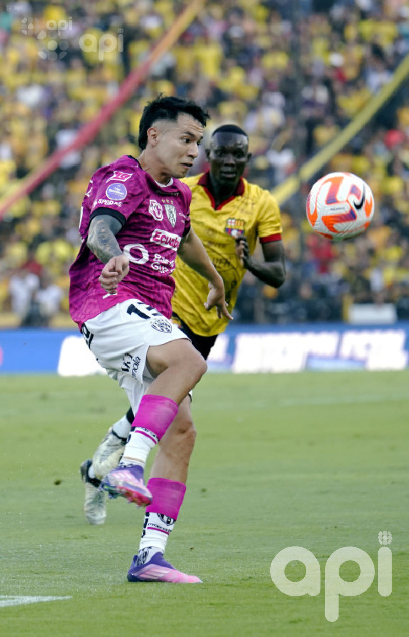 IDV se alejo de todos, más cerca del título