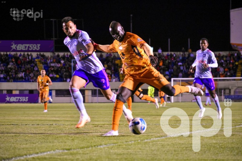 Libertad perdona a un deslucido Emelec