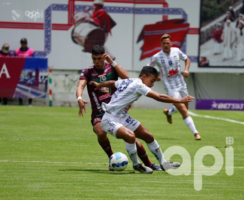 El Ponchito espanta al descenso y manda en la etapa
