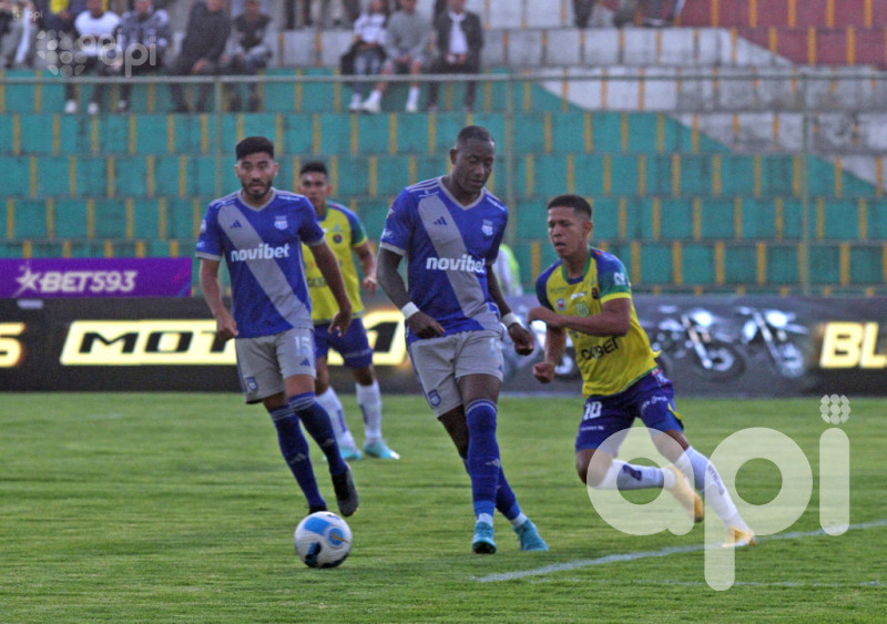 Emelec aplasta 2-0 a Gualaceo