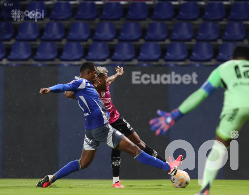 Emelec pinta 2-1 en casa de IDV