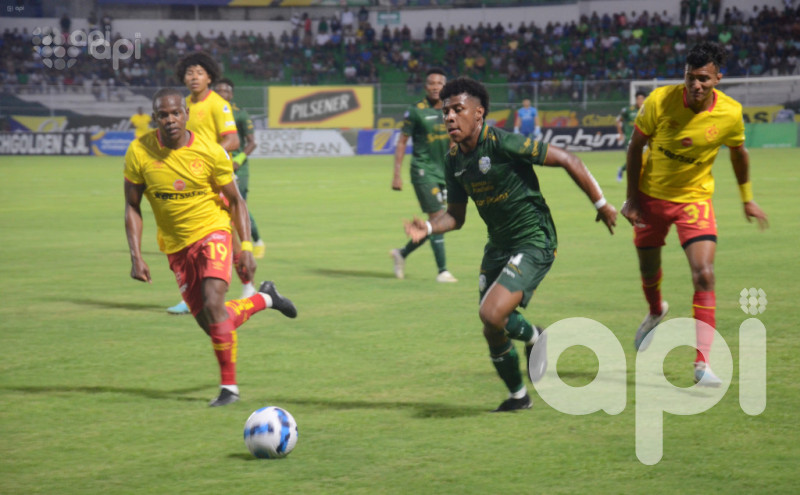 Aucas triunfa agónicamente 2-1 sobre Orense en Machala