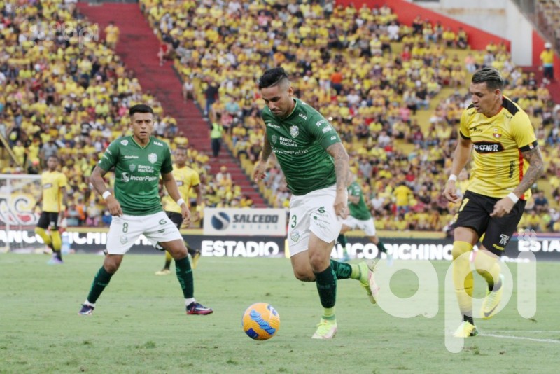 Un intratable Barcelona despacha 2-0 a Orense 