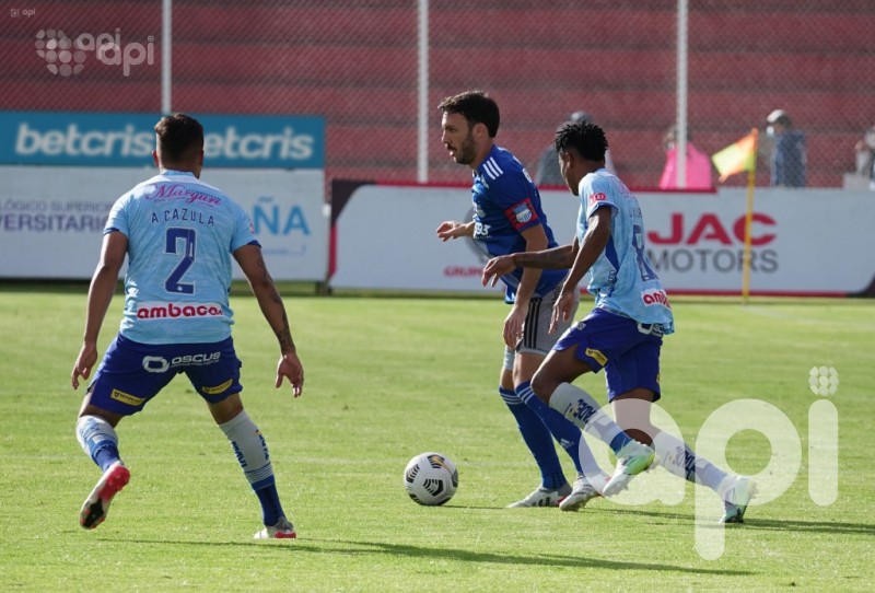 Emelec gana con comodidad 3-1 a Macará