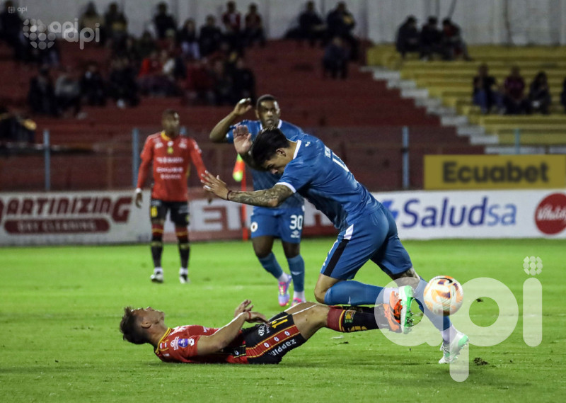 Cuenquita, cuarto y Llaneros al descenso