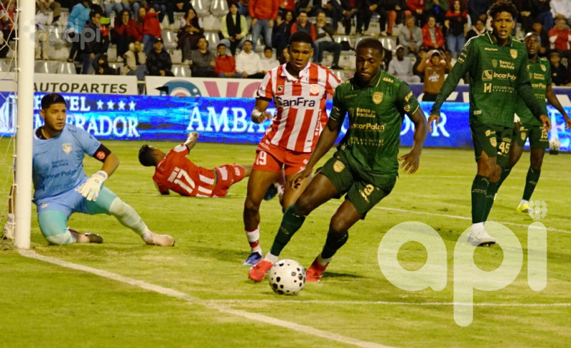1-1: Técnico U. arrebata, sobre la hora, victoria a Orense