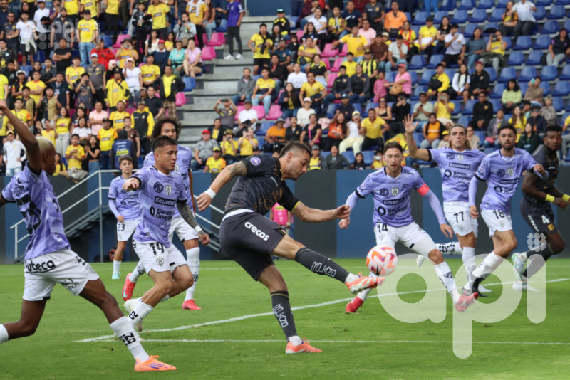 Campeón IDV despide 1-0 a Barcelona, que remató tercero