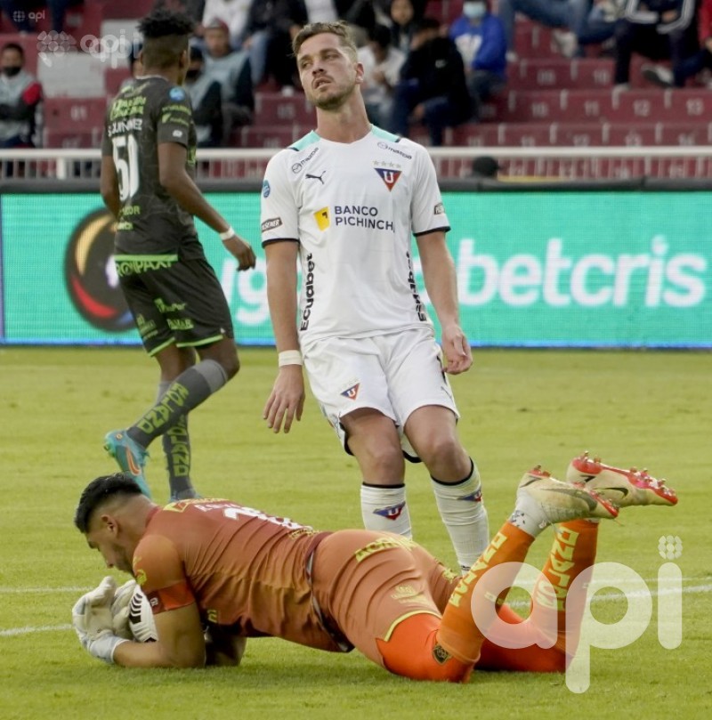 Orense sorprende 2-1 a Liga en Casa Blanca