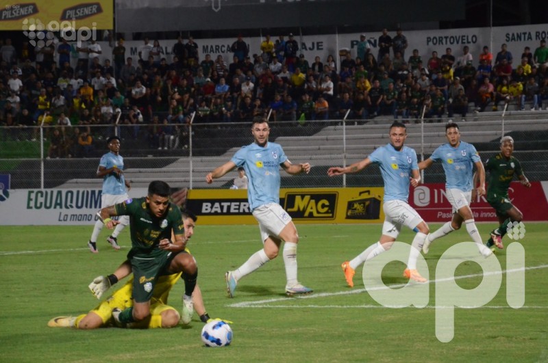 Universidad Católica supera 2-1 a Orense en Machala