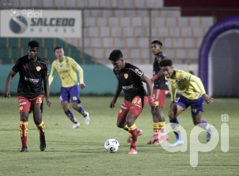 Aucas golea 4-1 a Gualaceo en Azogues