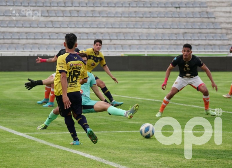 Libertad gana en Pelileo y aprieta al América