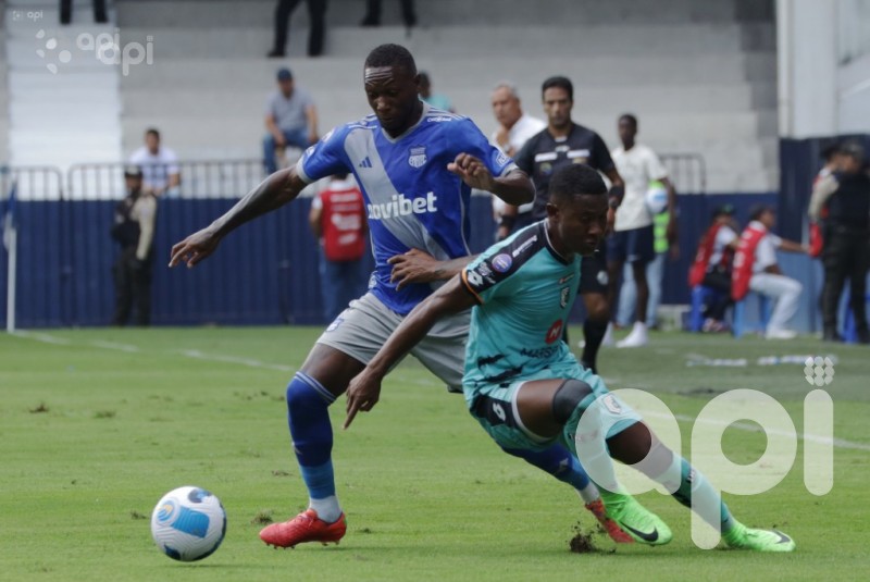 Emelec golea 3-0 a Cumbayá en el Capwell