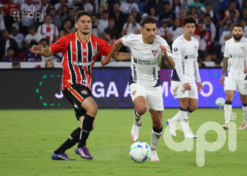 El albo a un empate de la semifinal copera
