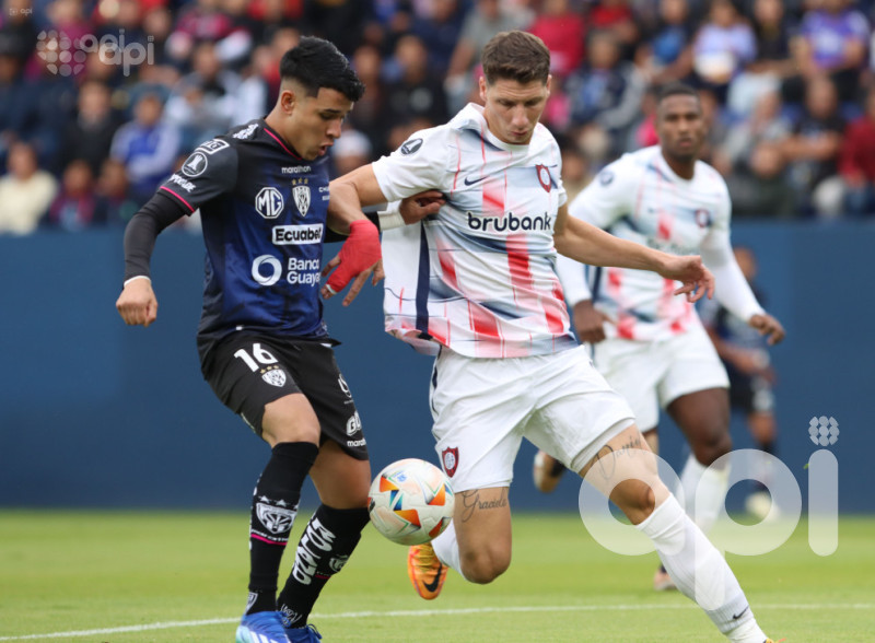Del Valle comanda su grupo invicto