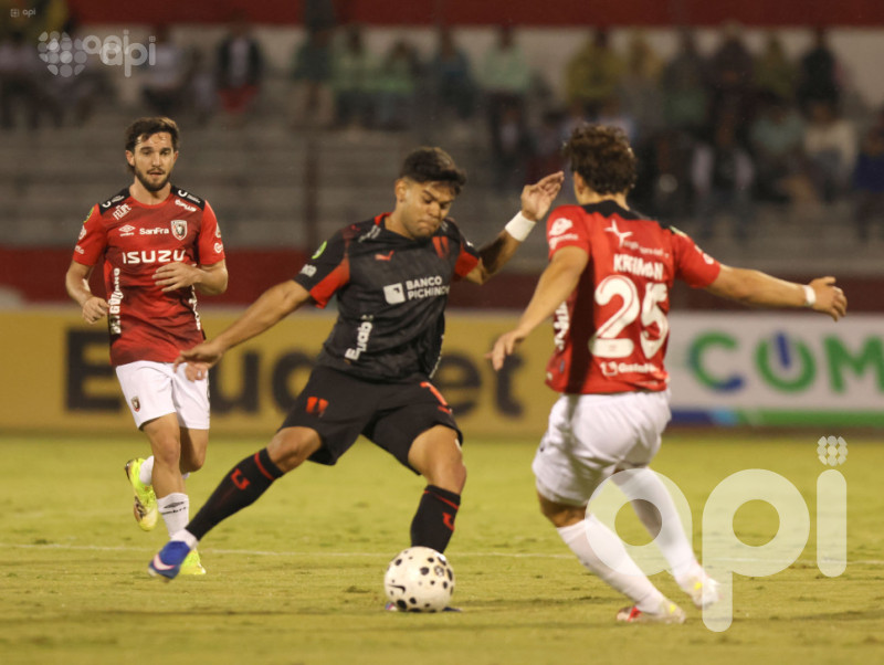 Liga de Quito se reivindica 2-0 sobre Leones