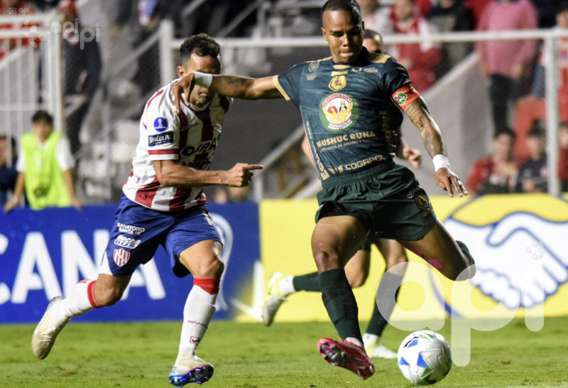 Mushuc Runa gana 1-0 a Unión en Argentina