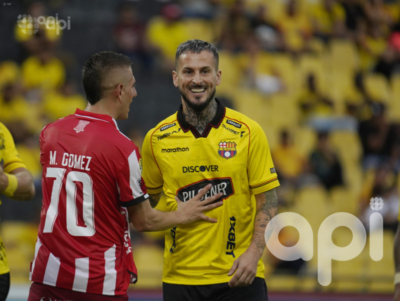 Benedetto hace feliz al ídolo ante Técnico Universitario