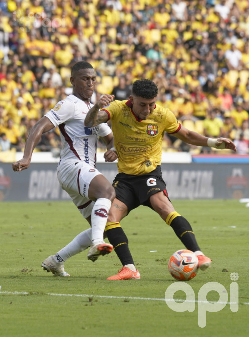 Barcelona lamenta 2-2 ante Liga en el Monumental