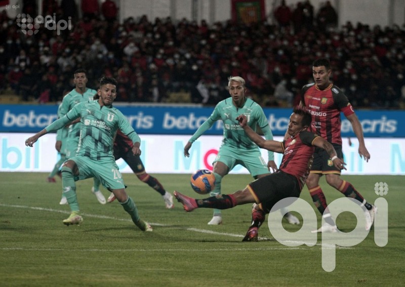 D. Cuenca, con todas sus figuras, supera a un frágil Liga de Quito