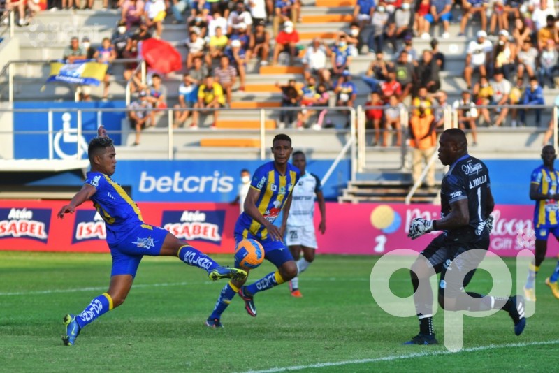 Delfín venció 1-0 a Macará