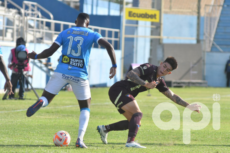 El atunero tambié complica al bicampeón