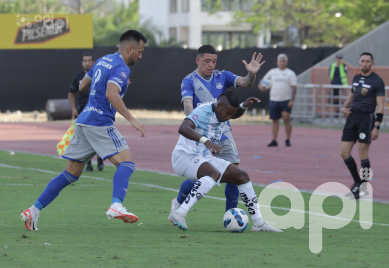 Guayaquil City y Emelec (0-0) no se hacen daño