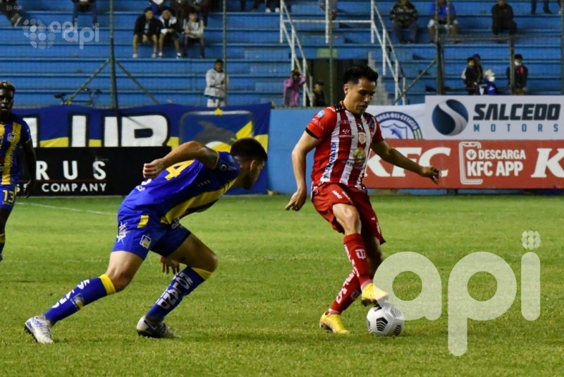 Delfín y Técnico Universitario reparten honores 0-0