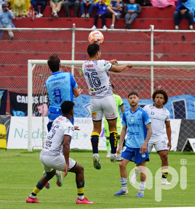 El ídolo celeste firme por Sudamericana