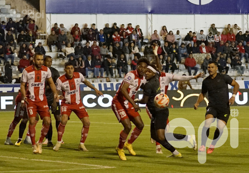 Orense pinta 2-1 a Técnico Universitario