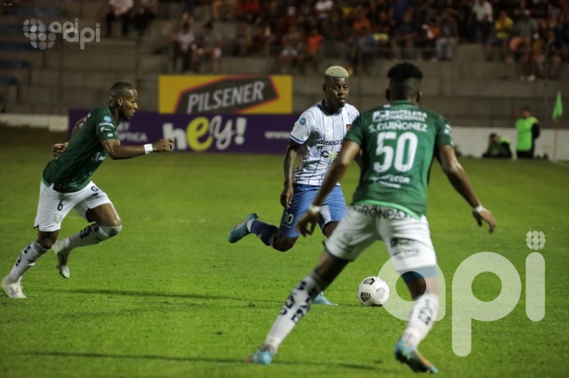 'Súper 9' pierde los poderes, suma un punto pero sin goles