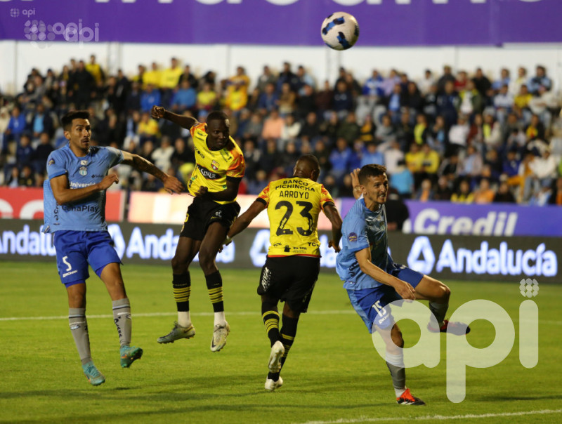 Ídolo celeste contiene a su par porteño