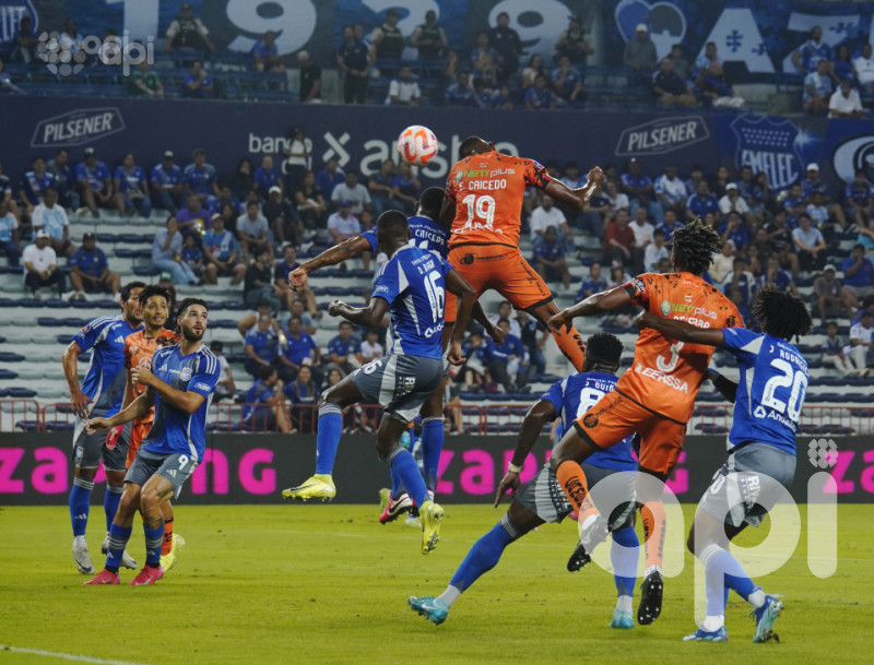 Emelec pega 1-1 con Libertad en casa