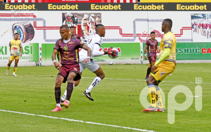 Ponchito espanta al descenso a puro gol