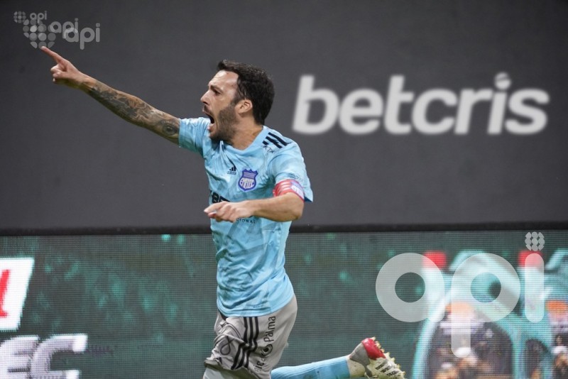 Emelec gana en Sangolquí y es puntero del campeonato