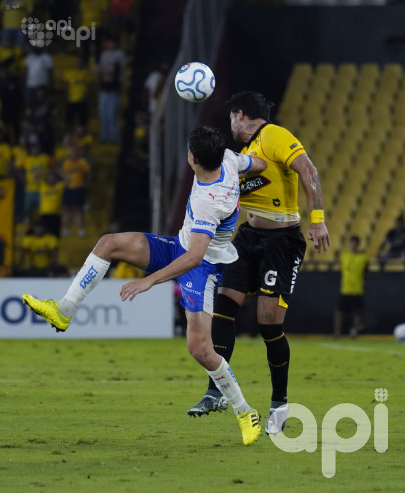 El ídolo, sin pan ni pedazo copero