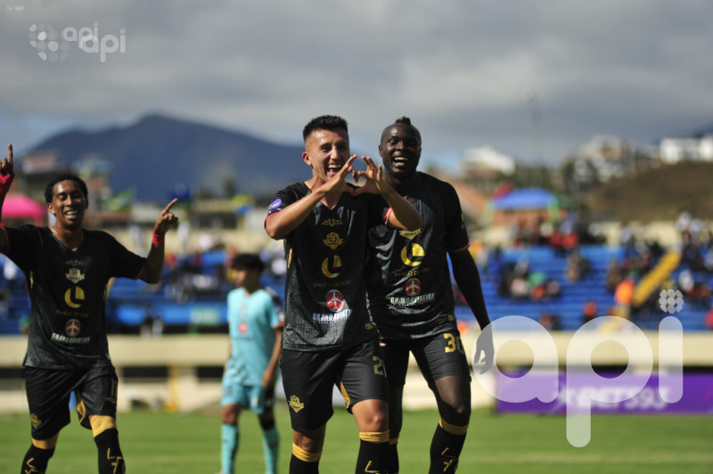 Libertad gana 3-1 a Cumbayá y salva categoría