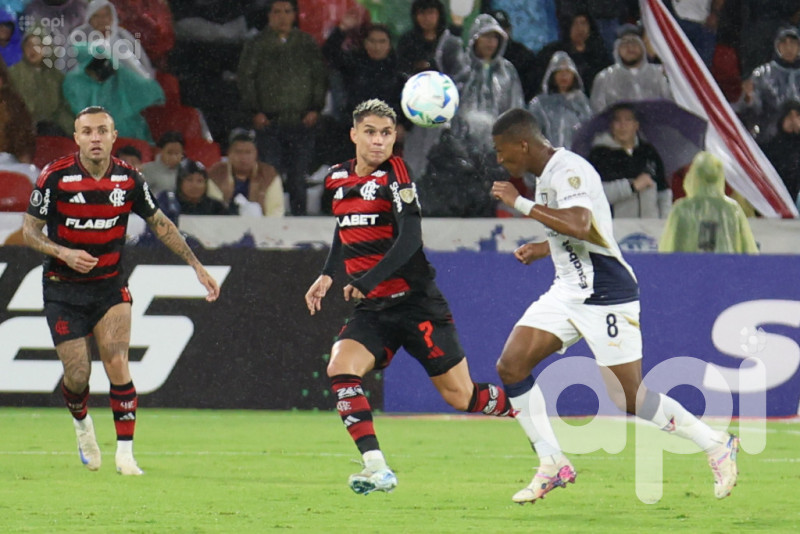 U cae y se obliga a golear en Quito