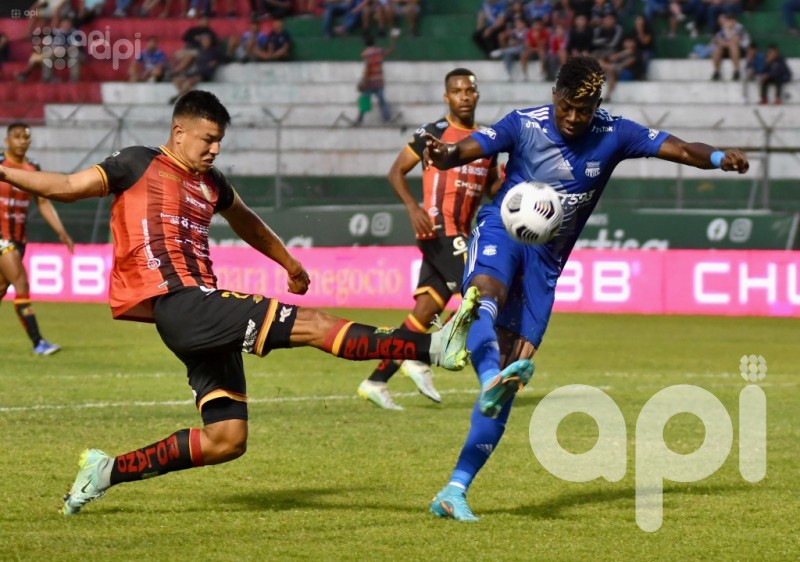 Emelec vence 3-1 a D. Cuenca en Portoviejo
