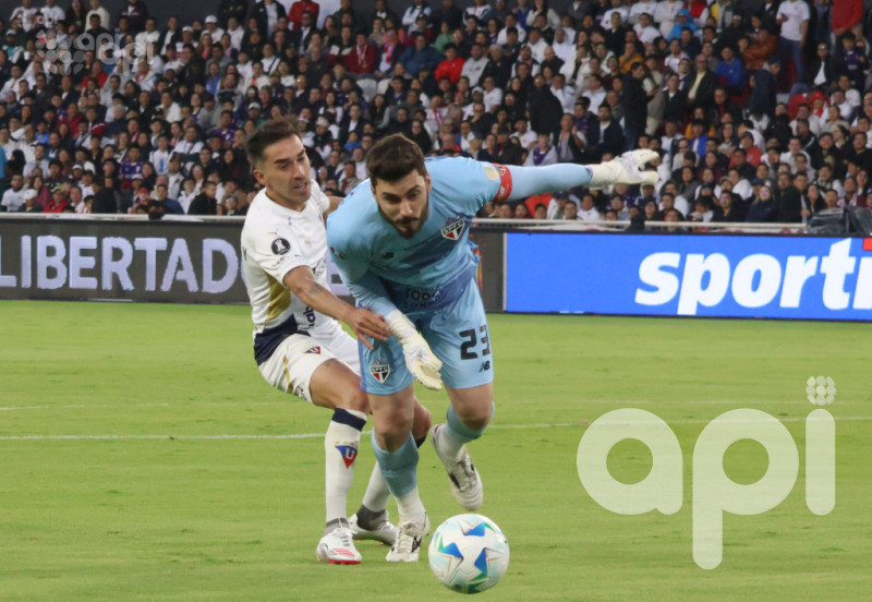 Liga gana 1-0 a Sao Paulo y avanza a semifinales