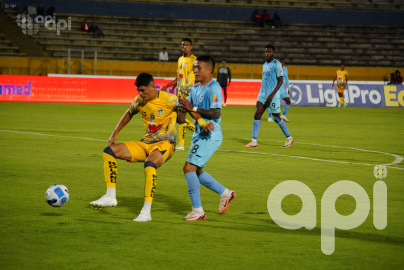 U. Católica atrapa 2-1 a Delfín