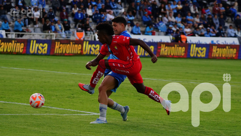 Ídolo celeste se aferra a Sudamericana