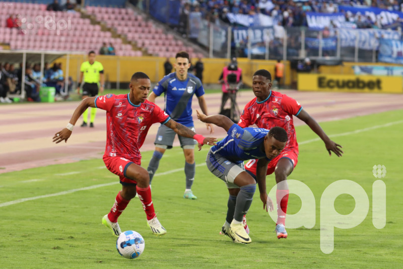 Emelec sufre para ganar 1-0 al juvenil El Nacional en Quito