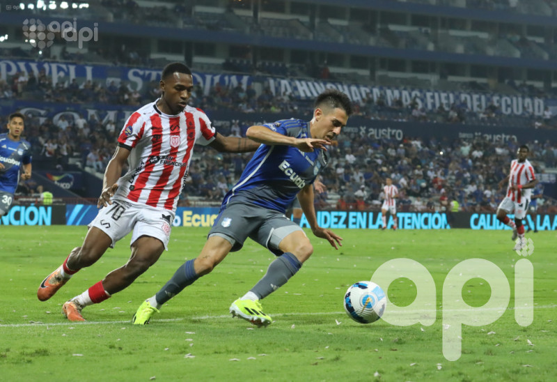Emelec electrocuta 3-1 a Técnico U.