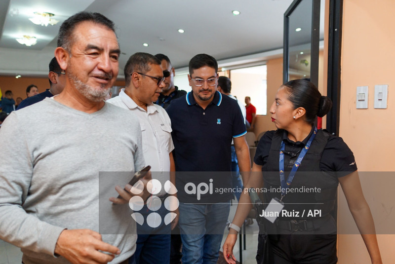 UIO-REUNION TRANSPORTISTAS