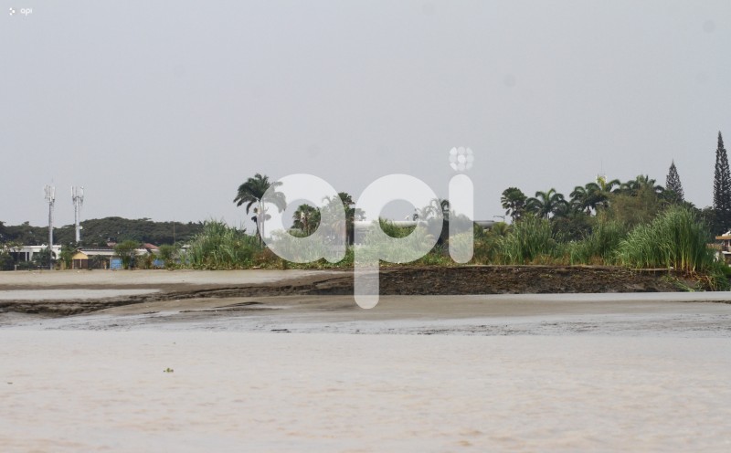 GYE-DRAGADO-RIO-GUAYAS