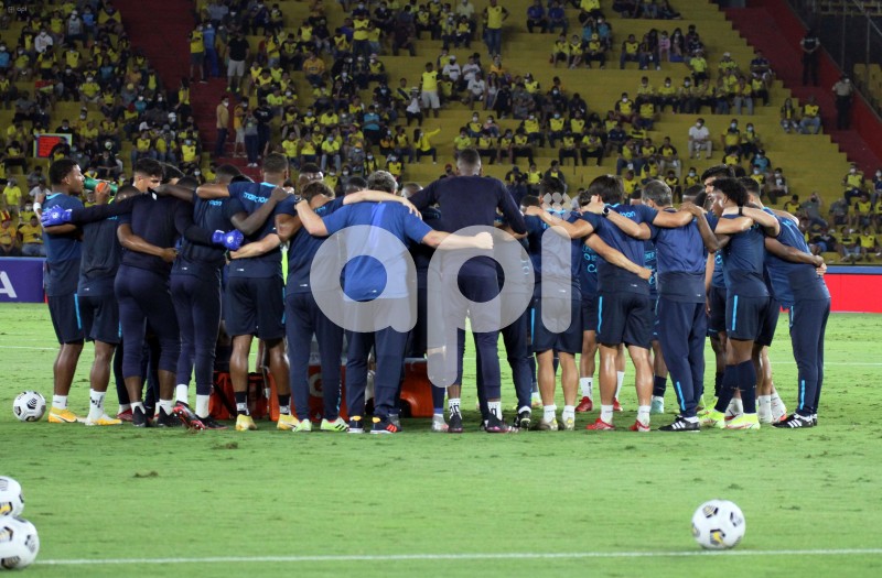 FBL-ELIMINATORIAS-ECUADOR-BOLIVIA