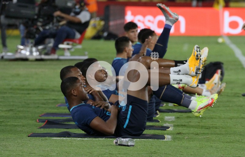 FBL-ELIMINATORIAS-ECUADOR-BOLIVIA