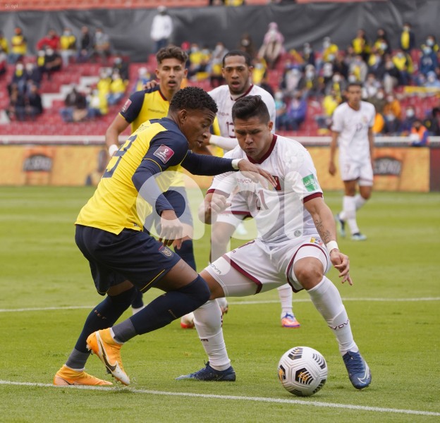 FBL-ELIMINATORIAS-ECUADOR-VENEZUELA