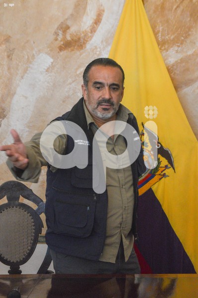 CUENCA-MINISTRO-DIEGO HERRERA