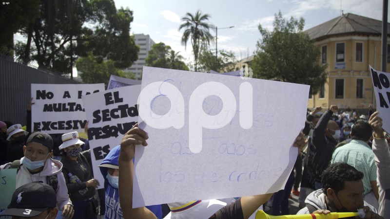POL-UIO-REFORMA-PESCADORES-MARCHA